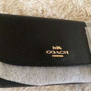 NWT Coach Medium Envelope Wallet